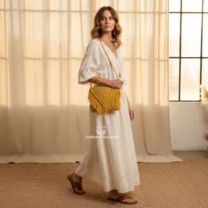 Bolso amor al macramé mostaza.
