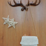 Bolso chico de macramé horizonte beige.