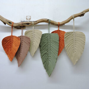 Decoración tapiz de macramé colores de otoño.