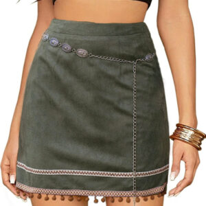 Falda boho verde con flecos.