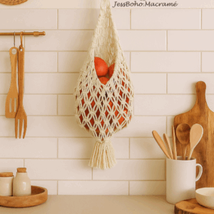 Frutero colgante de macrame.