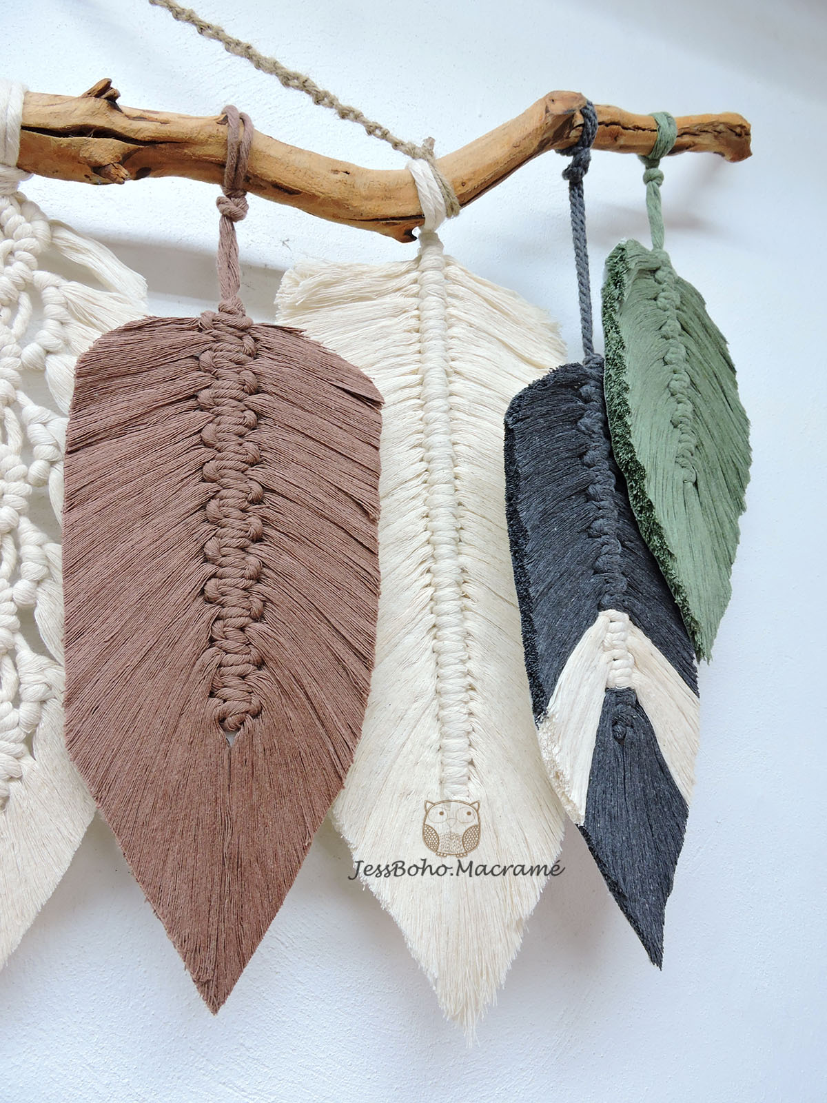 Tapiz Flamenco gris de macramé.