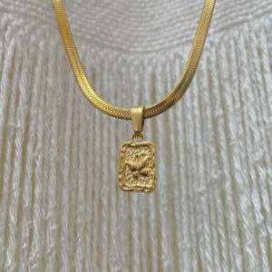 Collar mariposa.